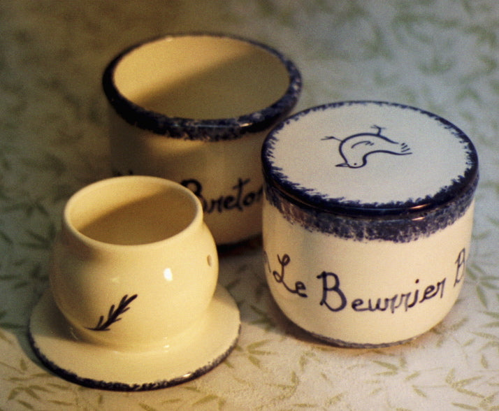 Le Beurrier Breton avec motifs pommes peints à la main fait -  Canada