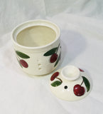 Pot à ail, motif cerises.Garlic cellar handmade pottery with a red cherry design hand painted