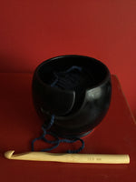 Bol à tricot noir collection 黒陶器 Kuro tōki .Black yarn bowl for crochet or knitting