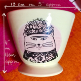 Bol à café avec  un chat représentant Frida Kahlo, bowl with a cat representing Frida Kahlo